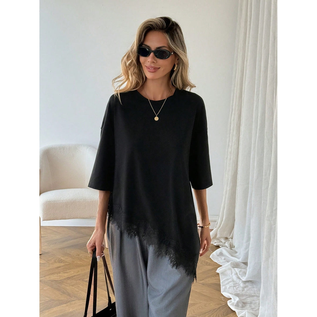 Women’s Lace Hem T-Shirt – Short Sleeve Relaxed Fit Top with Asymmetric Lace Trim
