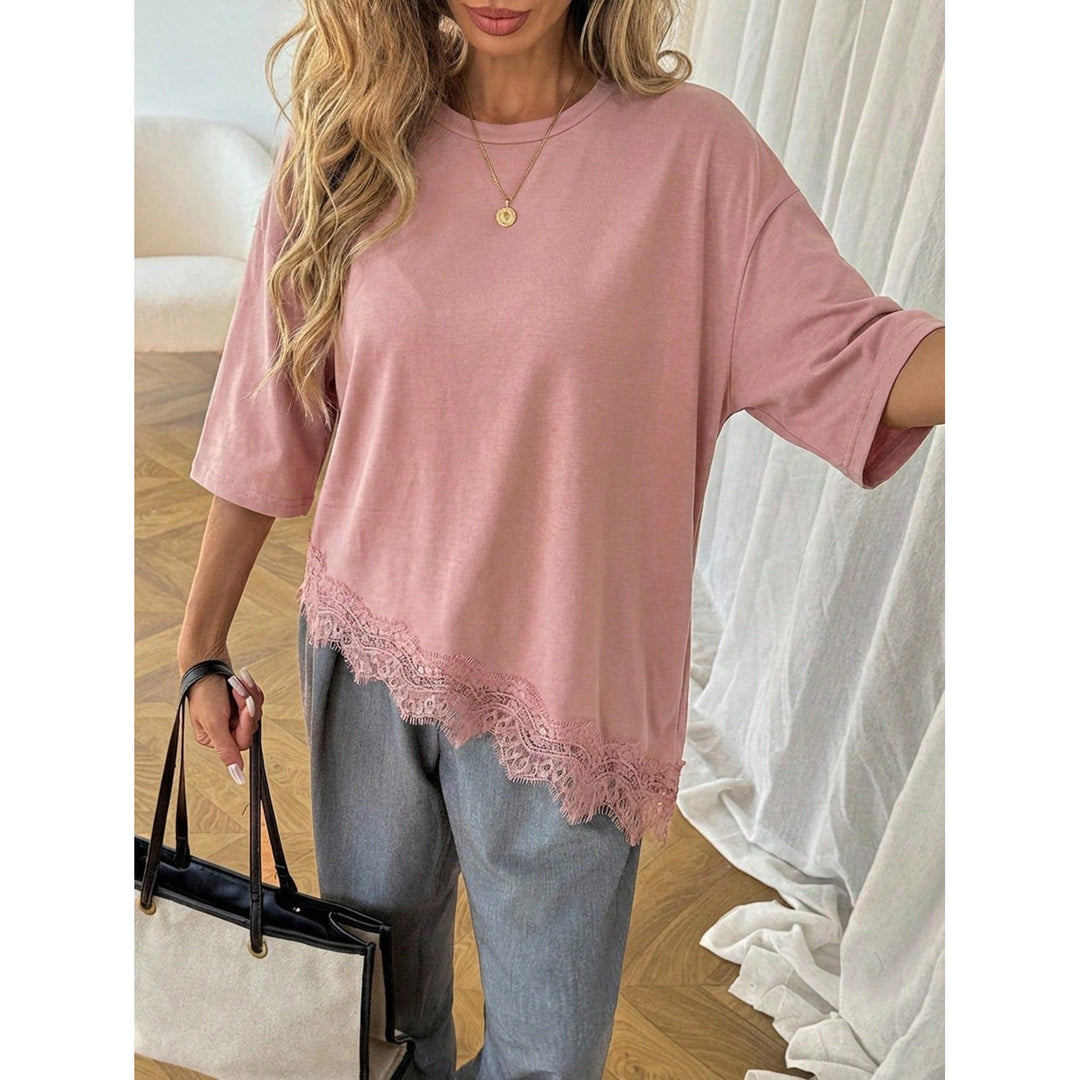 Women’s Lace Hem T-Shirt – Short Sleeve Relaxed Fit Top with Asymmetric Lace Trim