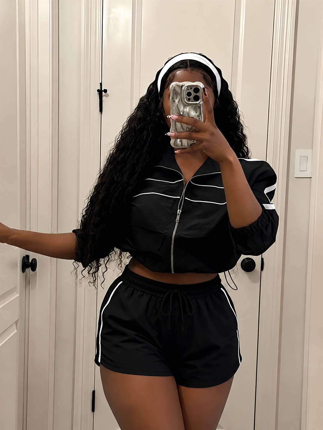 Women’s Lightweight Windbreaker Shorts Set – Stylish Sporty Matching Outfit