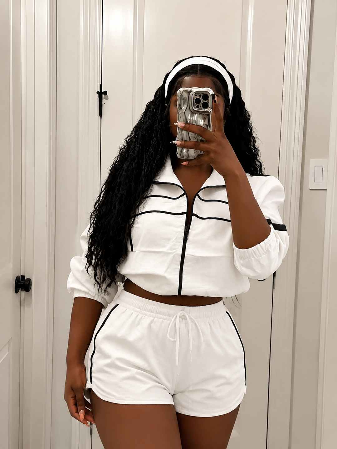 Women’s Lightweight Windbreaker Shorts Set – Stylish Sporty Matching Outfit