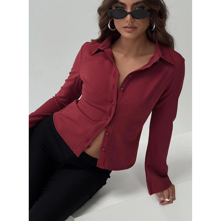 Women’s Striped Fitted Button-Up Shirt