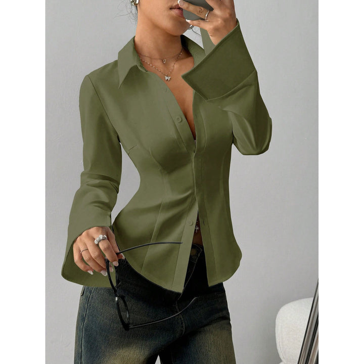 Women’s Fitted Button-Down Shirt